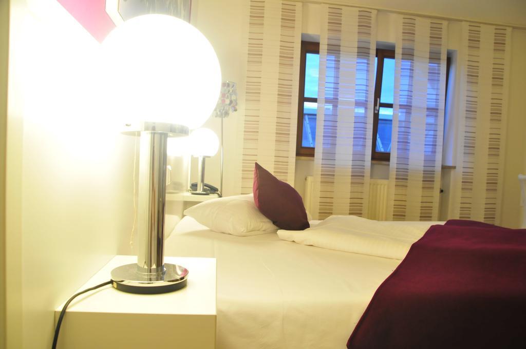 Hotel Zum Brunnen Friedberg  Kamer foto