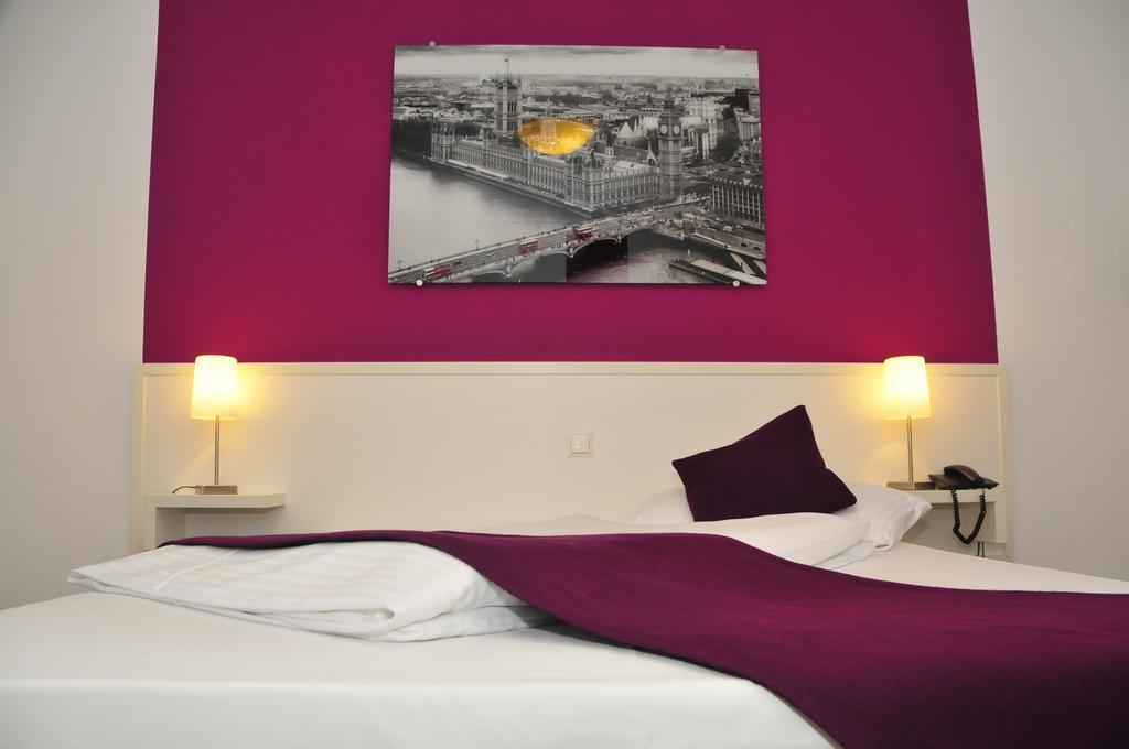 Hotel Zum Brunnen Friedberg  Buitenkant foto