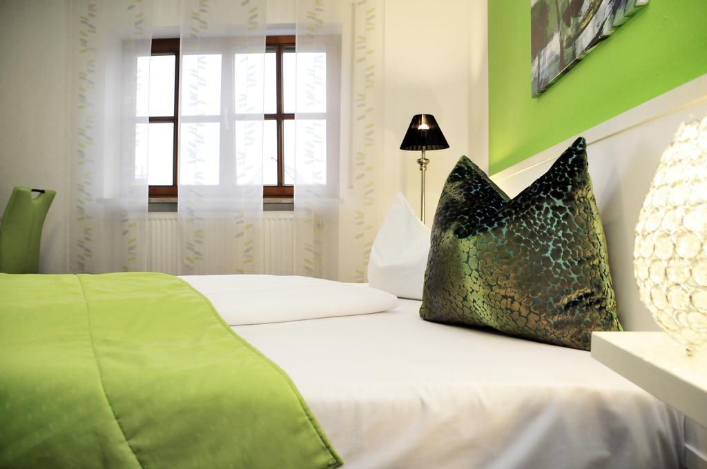 Hotel Zum Brunnen Friedberg  Buitenkant foto