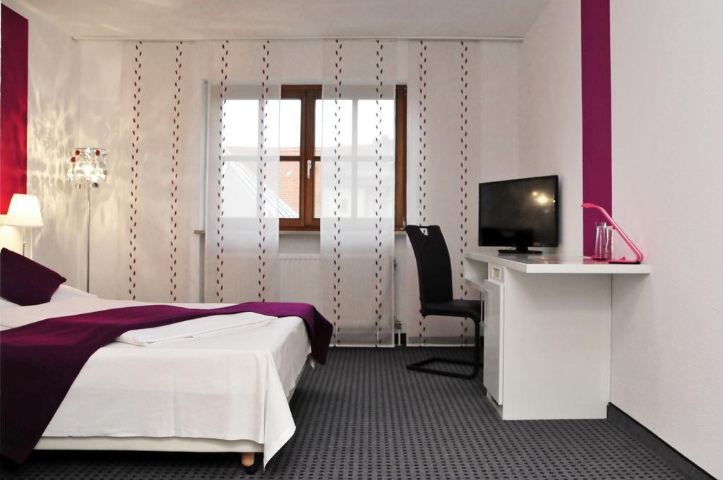 Hotel Zum Brunnen Friedberg  Buitenkant foto