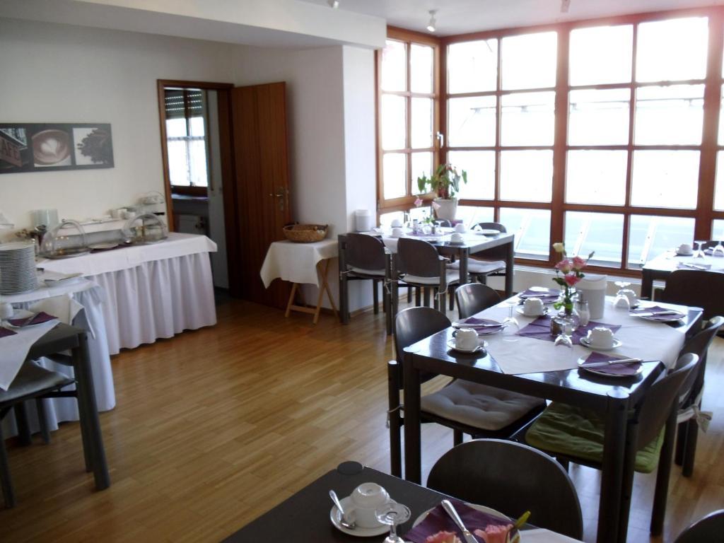 Hotel Zum Brunnen Friedberg  Buitenkant foto